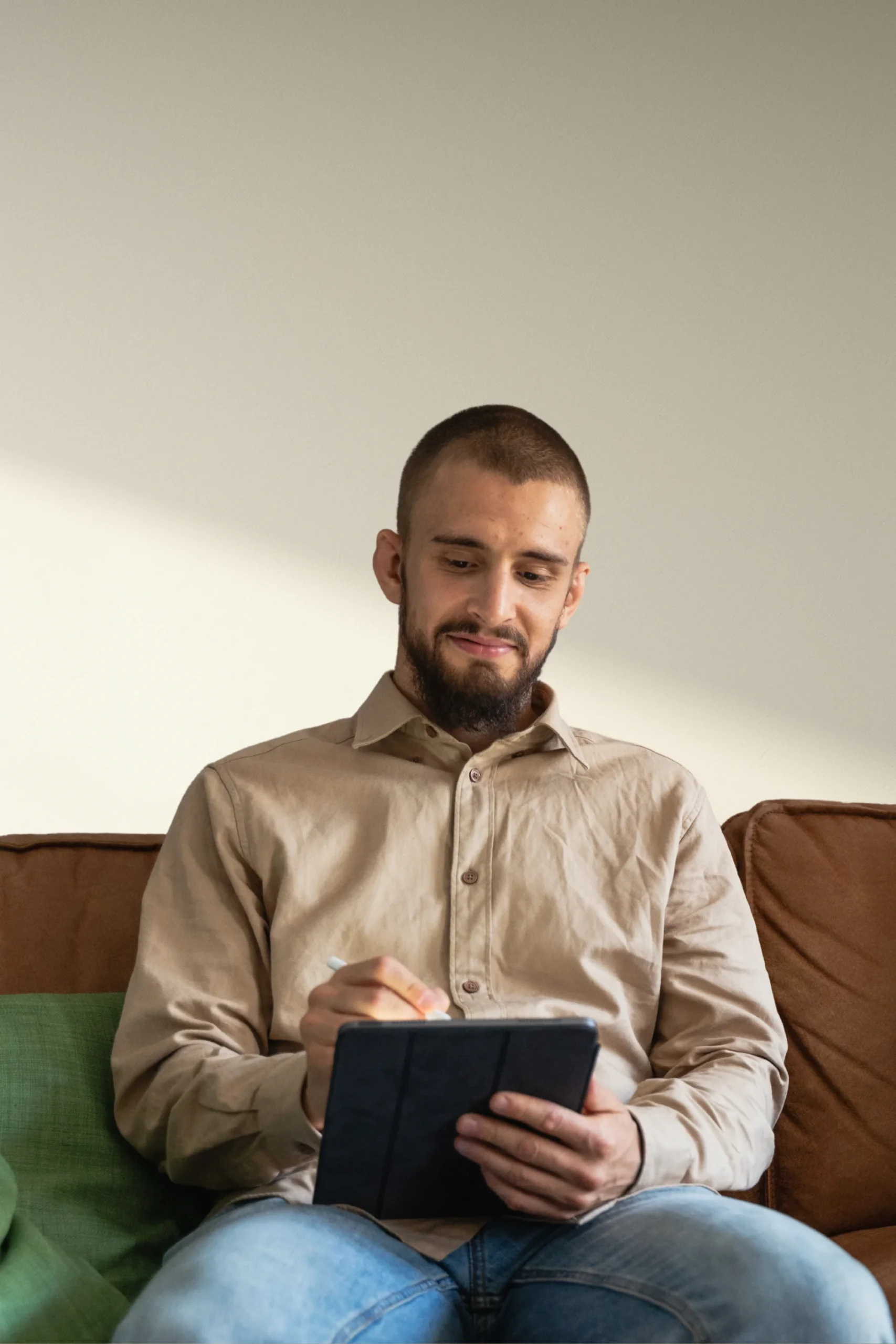 Daniel pitää SEO-koulutusta.